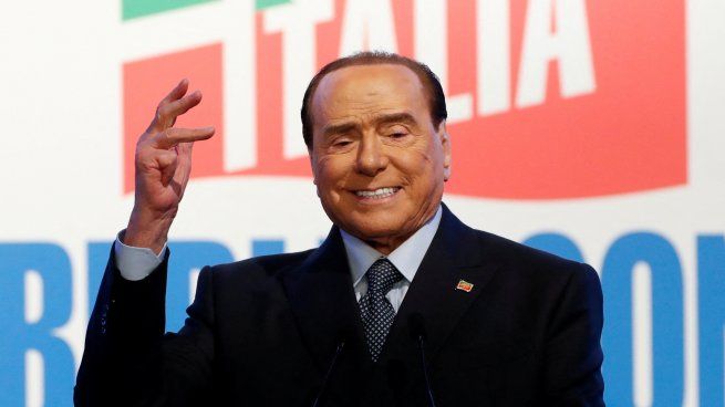 Qué Es La Leucemia Mielomonocítica La Enfermedad Que Sufría Berlusconi