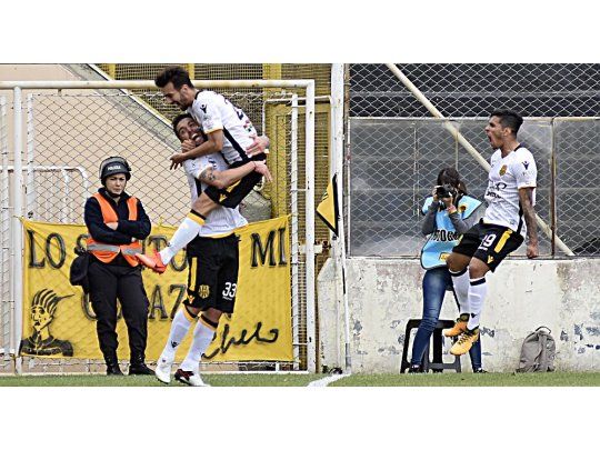 Olimpo se quedó con un duelo que vale más de tres puntos