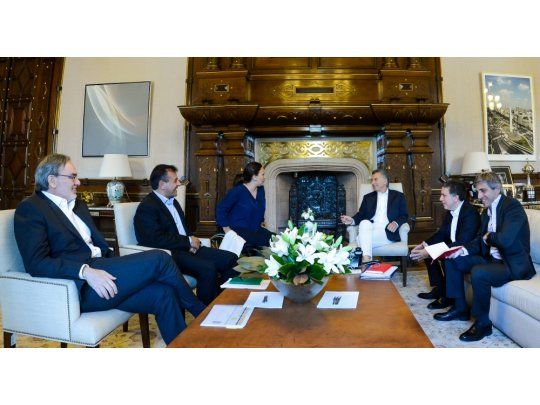 Los ministros habían sido designados la semana pasada pero recién este martes el Presidente les tomó juramento, el día después de su regreso de las vacaciones en el sur del país.