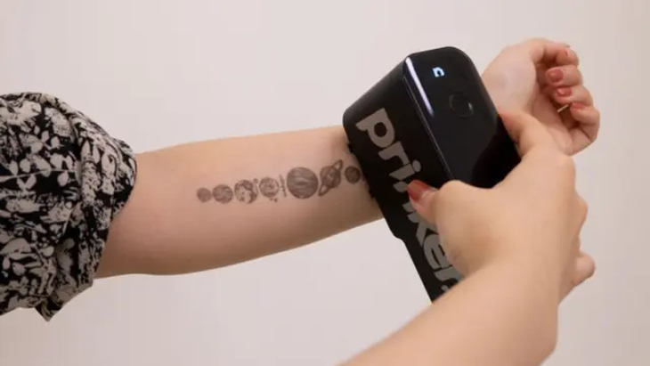 Prinker es la impresora portátil que genera millones al ofrecer tatuajes seguros y en minutos Prinker es la impresora portátil que genera millones al ofrecer tatuajes seguros y en minutos
