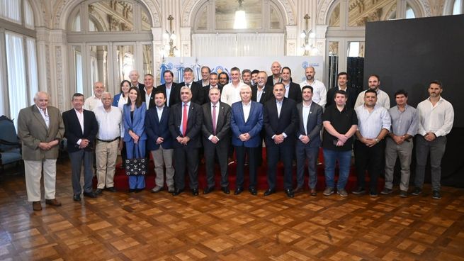 Osvaldo Jaldo se reunió con industriales y cañeros de cara a la zafra 2026.