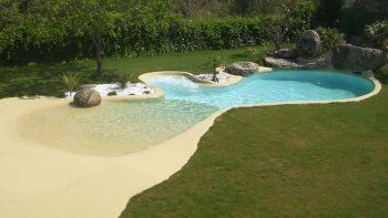nueva tendencia para pasar el verano en casa: las piscinas de arena