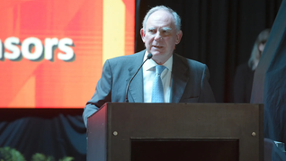 La palabra RIGI va de la mano argentina casi tanto como la de Messi, pero casi, dijo el secretario, tras un viaje a la Bolsa de Metales de Londres. La palabra RIGI va de la mano argentina casi tanto como la de Messi, pero casi, dijo el secretario, tras un viaje a la Bolsa de Metales de Londres.