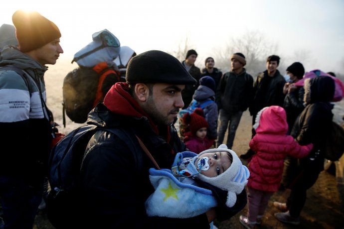 Entre los 15.000 migrantes en la frontera entre Turqu&iacute;a y Grecia est&aacute; lleno de familias sirias que huyen de la guerra.