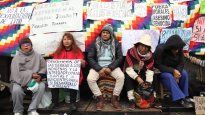 Manifestantes se movilizan en el paro docente que condena los hechos de represión en Jujuy.&nbsp;