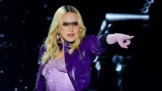 Madonna vuelve con nueva música. Madonna vuelve con nueva música.