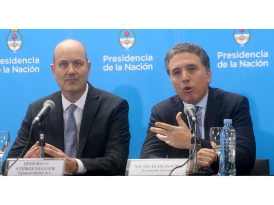 El titular del BCRA, Federico Sturzenegger y el ministro de Hacienda, Nicolás Dujovne al informar detalles del acuerdo con el FMI. (Foto Mariano Fuchila).