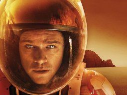 En la película, la NASA tiene que rescatar al astronauta Matt Damon de Marte. 