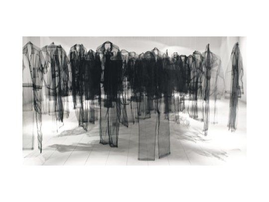 Obra de Claudia Casarino (Paraguay), una de los 21 artistas entre argentinos y extranjeros convocados especialmente para la muestra “Migraciones” en la sede el Hotel de Inmigrantes de la UNTREF.