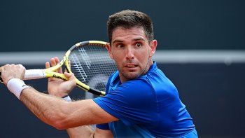 Delbonis sigue con su gran temporada sobre polvo: ya está en cuartos de Hamburgo. Delbonis sigue con su gran temporada sobre polvo: ya está en cuartos de Hamburgo.