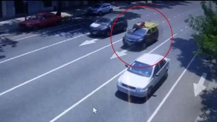 impactante robo: taxista se aferro al capot, salio volando tras un violento choque y murio