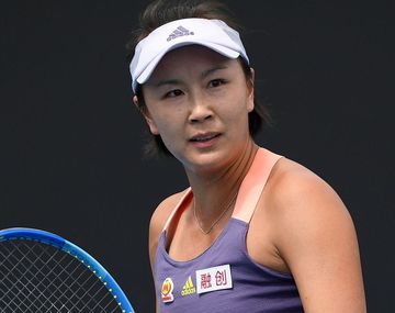 Político chino acusado por la tenista Peng Shuai sigue alejado del ojo público