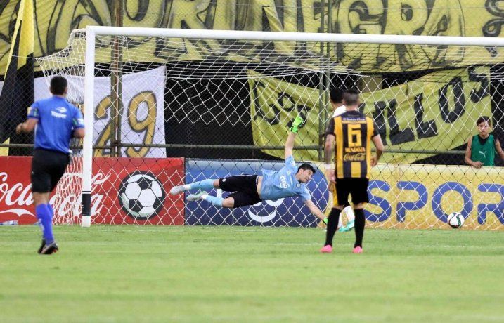 Las actuaciones de Centuri&oacute;n lo llevaron a formar parte de la Selecci&oacute;n de Paraguay.