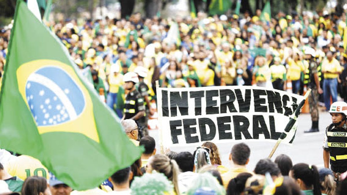Bolsonaro supporters hold the pulse of the protests and demand a military coup after the elections