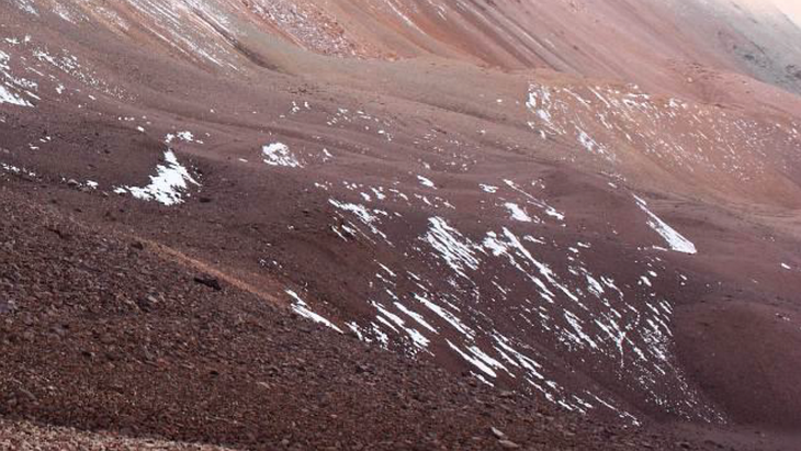Zonas coalescentes en las raíces de los glaciares de escombros en Mendoza.
