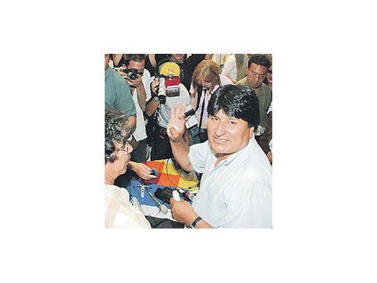 Reconoció Evo Morales que la Comunidad Andina de Nacionesestá al borde de su disolución por enfrentamientos internos.Hugo Chávez jugó su rol en estas diferencias.