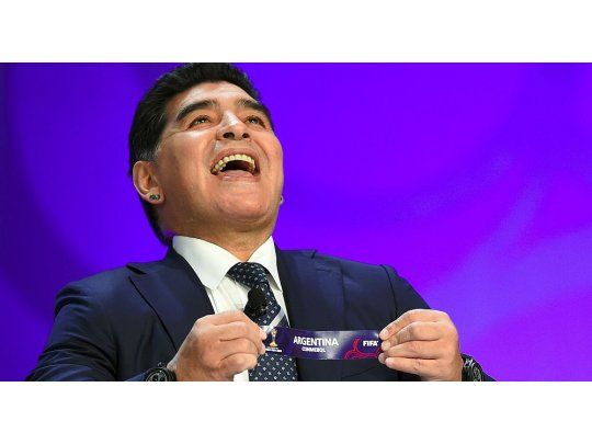 Maradona será asistente durante el sorteo.