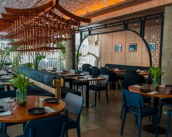 Los sushilovers acá pueden disfrutar de llamativas piezas veggie hechas con tofu, queso de cajú, frutas y vegetales frescos para probar en rolls y nigiris. Los sushilovers acá pueden disfrutar de llamativas piezas veggie hechas con tofu, queso de cajú, frutas y vegetales frescos para probar en rolls y nigiris.