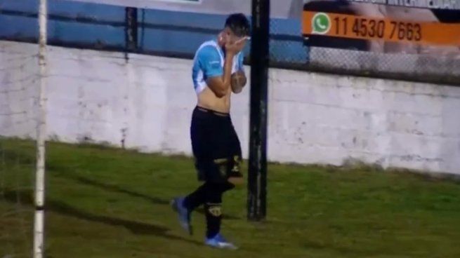 Leonel Ovejero fue expulsado por orinar en pleno partido