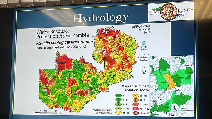 Mapa de la hidrología de Zambia. FQM apoya el proyecto West Lunga, que protege bosques, fauna y espacios naturales en el noroeste de Zambia, para garantizar la provisión de agua que drena hacia el sureste del país, donde están la cataratas Victoria y las represas hidroeléctricas que generan energía para el pueblo zambiano y la minería. Mapa de la hidrología de Zambia. FQM apoya el proyecto West Lunga, que protege bosques, fauna y espacios naturales en el noroeste de Zambia, para garantizar la provisión de agua que drena hacia el sureste del país, donde están la cataratas Victoria y las represas hidroeléctricas que generan energía para el pueblo zambiano y la minería.