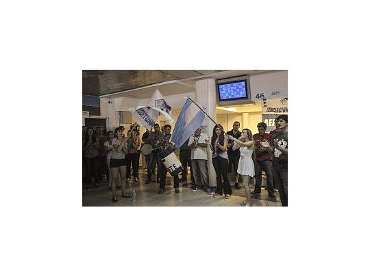 Los trabajadores protestaron en Aeroparque.