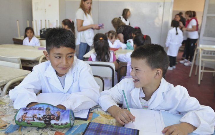 La resolución establece que quienes viajaron a países afectados permanezcan en sus casas durante 14 días
