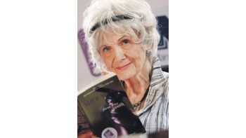 Alice Munro: “Me alegra que este premio haga felices a muchos canadienses, y que esto traiga más atención sobre la literatura de Canadá”