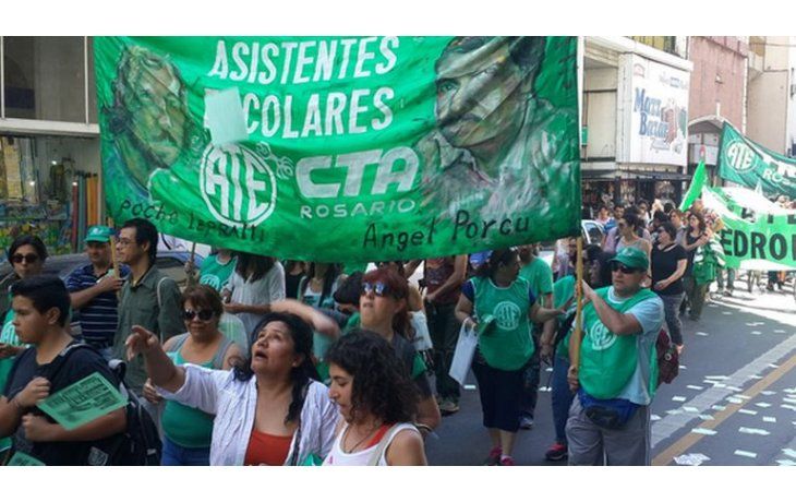 En la Ciudad de Buenos Aires, las columnas se concentraron desde las 11 en el cruce de las Avenida de Mayo y 9 de julio, para luego marchar hacia la Plaza de Mayo.