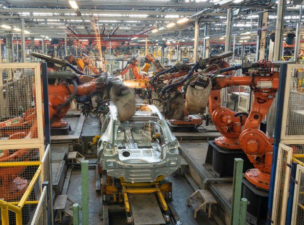 El ejecutivo remarcó que los fabricantes chinos están marcando el ritmo de la industria con propuestas de bajo costo y alta tecnología, lo que obliga a las marcas tradicionales a adaptarse rápidamente.