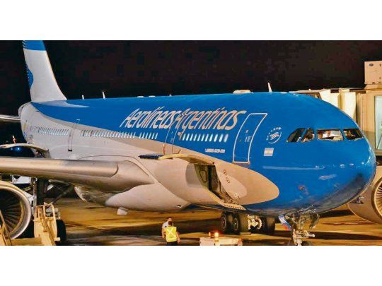 Ajuste. Aerolíneas Argentinas recibió en los primeros 10 meses del año un 35% menos que en 2016, totalizando $2.230 millones.