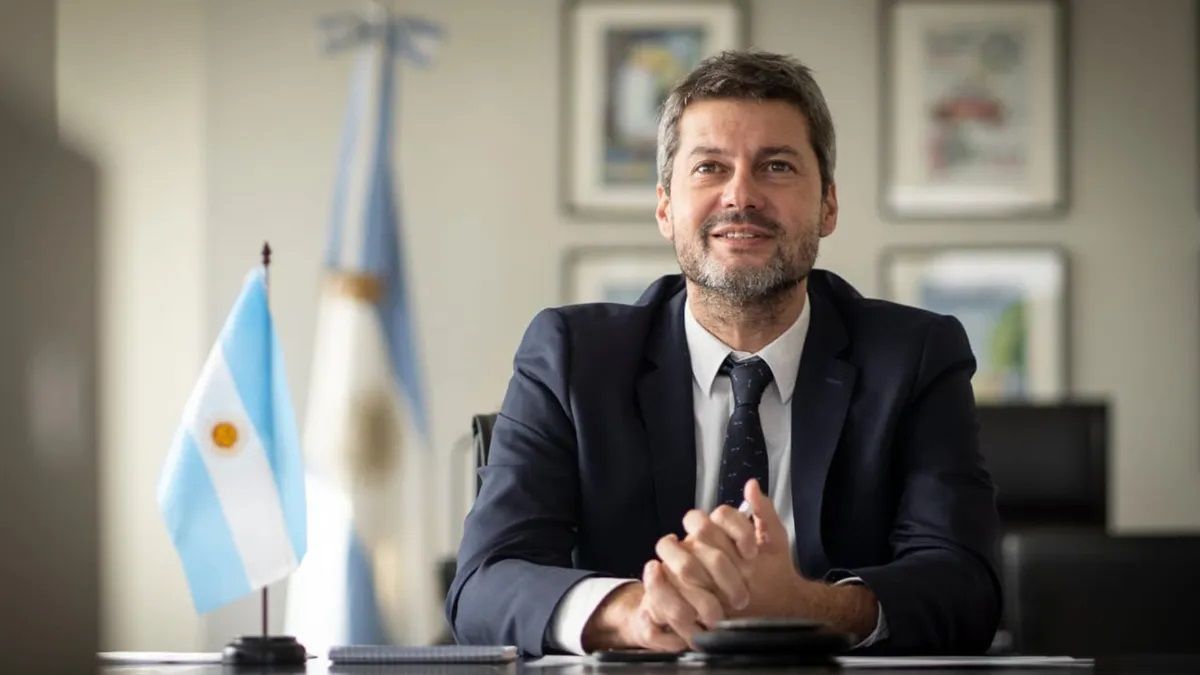 Lammens announced that the decree that benefits football clubs will be modified again