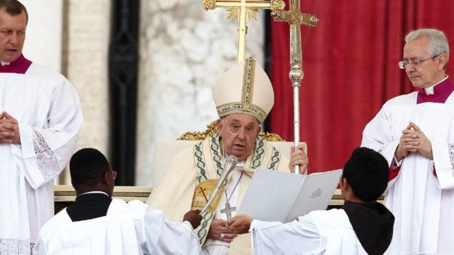 El jesuita argentino presidió la ceremonia de canonización en la Plaza de San Pedro