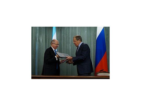 Rusia invitó a la Argentina a cumbre de los BRICS