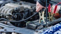 Las bajas temperaturas golpean fuerte a los vehículos. Por tal motivo, es clave revisarlos diariamente.