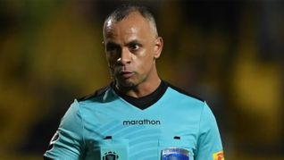 Wilton Sampaio lleva 15 años de trayectoria profesional en el arbitraje. Wilton Sampaio lleva 15 años de trayectoria profesional en el arbitraje.