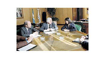 La ministrade Economía,FelisaMiceli,recibió ayera losrepresentantesde laSociedadRuralArgentinaencabezadospor supresidente,LucianoMiguens.