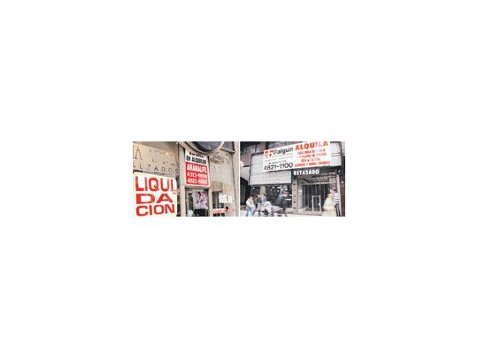 Las calles comerciales de Capital, como Florida o la avenida Santa Fe, muestran un panorama extraño hasta hace unos meses:locales vacíos en alquiler.