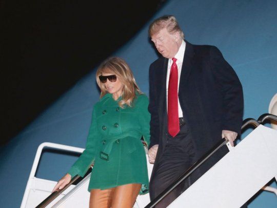 regreso. Donald Trump y su esposa Melania volvieron ayer de su visita sorpresa a las tropas desplegadas e Irak.