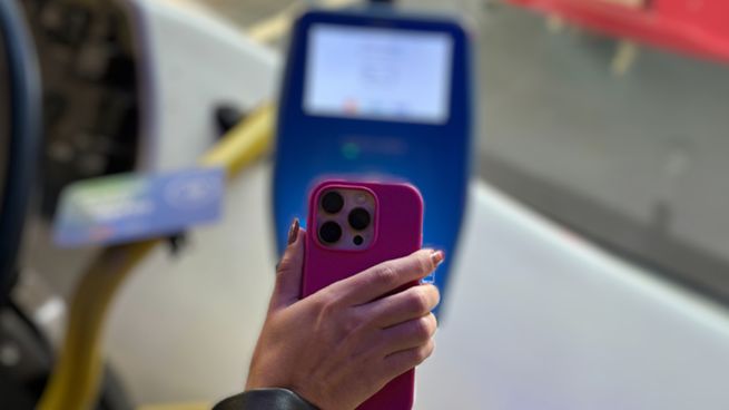 Ya se puede pagar el colectivo con QR desde la app de Mercado Pago