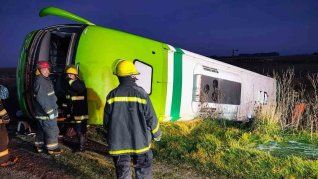 Así quedó el micro tras el accidente que se cobró la vida de cuatro personas