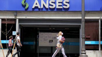 anses pagara jubilaciones y auh con aumento en diciembre
