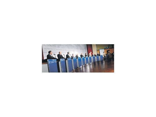 Once candidatos a gobernador expusieron ayer sus propuestas en un foro organizado por la Universidad Nacional de Córdoba a una semana de las elecciones.