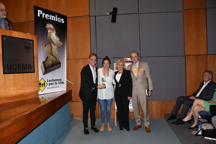 Recibieron este reconocimiento el periodista Justo Lamas junto a Ximena Menéndez del área de RSE Grupo Indalo, y participó del evento el gerente general de Providencia Seguros, Lisandro López. Recibieron este reconocimiento el periodista Justo Lamas junto a Ximena Menéndez del área de RSE Grupo Indalo, y participó del evento el gerente general de Providencia Seguros, Lisandro López.