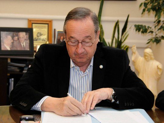 El intendente Lunghi firmó un decreto para que Tandil funcione por fuera del sistema de fases nacional.