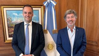 Mahiques asumirá la conducción política y administrativa del Ministerio de Justicia, con interlocución directa con el Poder Judicial, el Consejo de la Magistratura y el Congreso. Mahiques asumirá la conducción política y administrativa del Ministerio de Justicia, con interlocución directa con el Poder Judicial, el Consejo de la Magistratura y el Congreso.