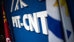 El PIT-CNT vuelve a la carga con el impuesto al 1% más rico. El PIT-CNT vuelve a la carga con el impuesto al 1% más rico.