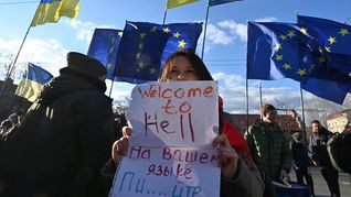 El martes, los habitantes de Kiev salieron a las calles en una protesta contra la ocupación rusa.