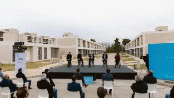 San Martín. Alberto Fernández, Gabriel Katopodis y Jorge Ferraresi encabezaron un acto de entrega de viviendas.&nbsp;