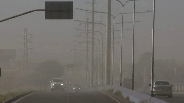 El viento zonda podr&iacute;a provocar visibilidad reducida, aumento repentino de temperatura y muy baja humedad relativa.