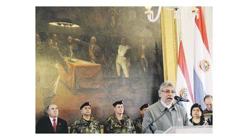 Una vez conocida la acusación de la Cámara de Diputados, Fernando Lugo habló ayer al mediodía desde el Palacio Presidencial. Afirmó entonces que no renunciaría y que haría frente al juicio político.